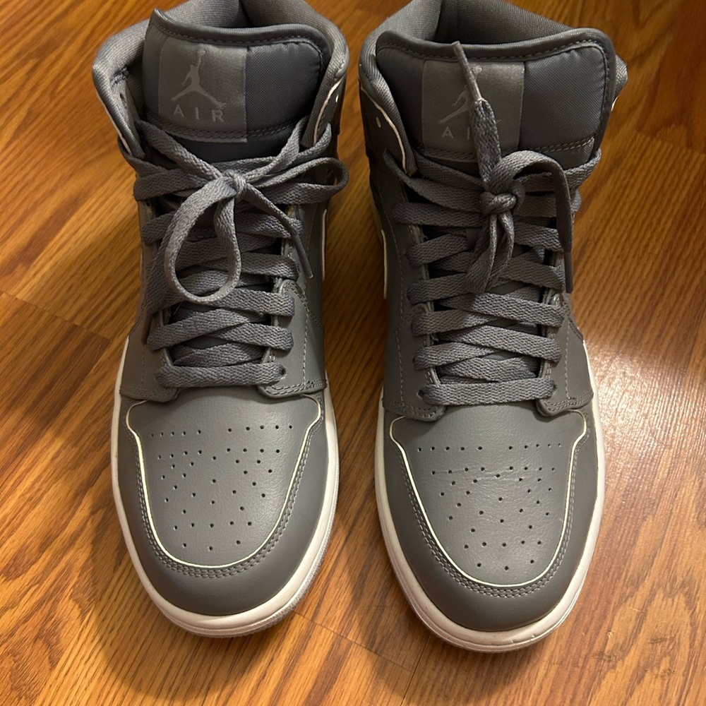 Dark grey jorden 1 mid